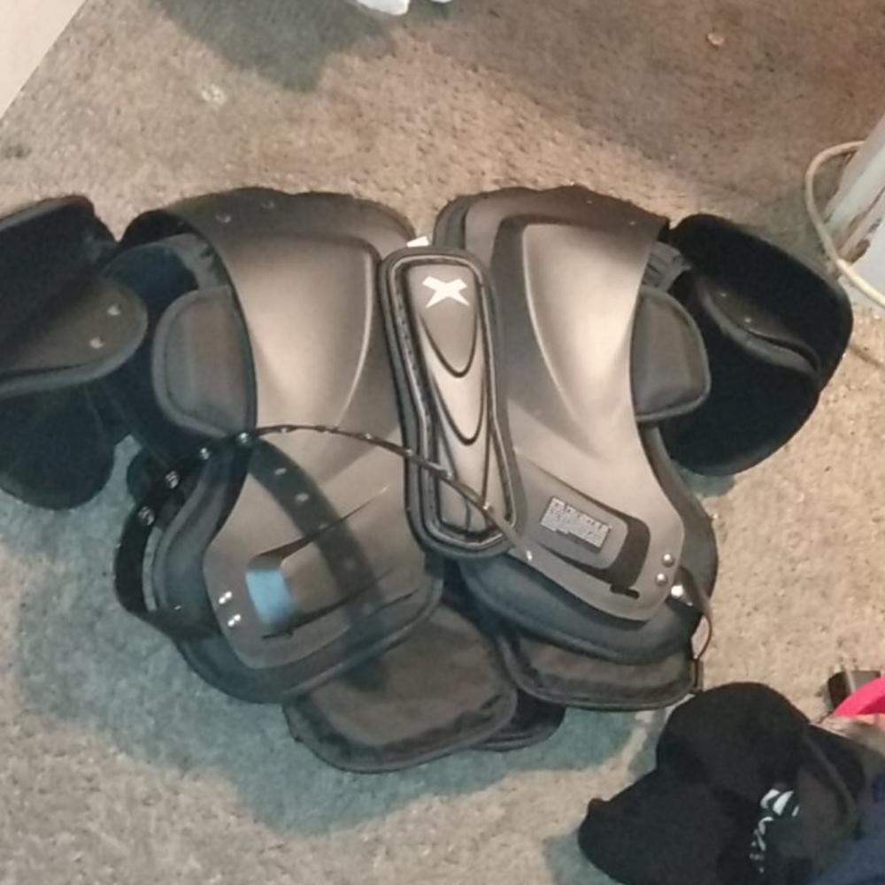 Shoulder pads - Picture 2 of 2